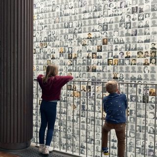 cropped-muur-schuin-5